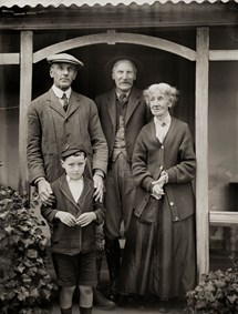 Digital Image - John William & John Wilton Twycross with Kate & Charlie Burrell at Arthurs Seat, Mornington Peninsula, circa 1925