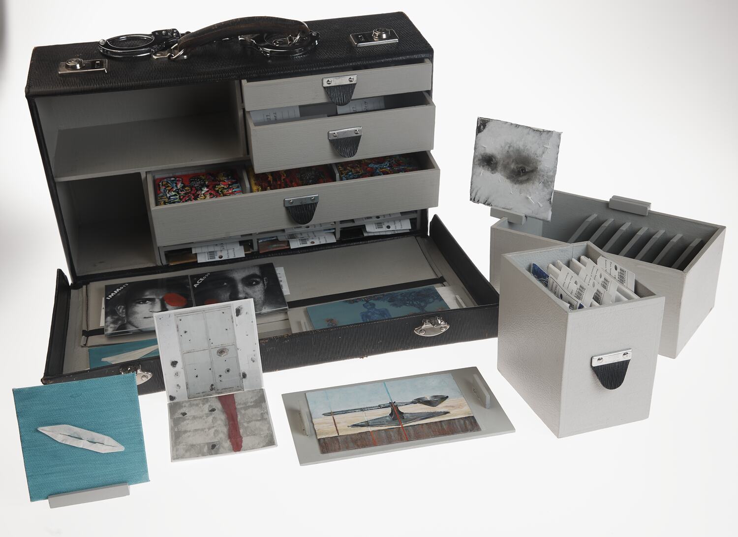 Attache Case: creating a collective artwork